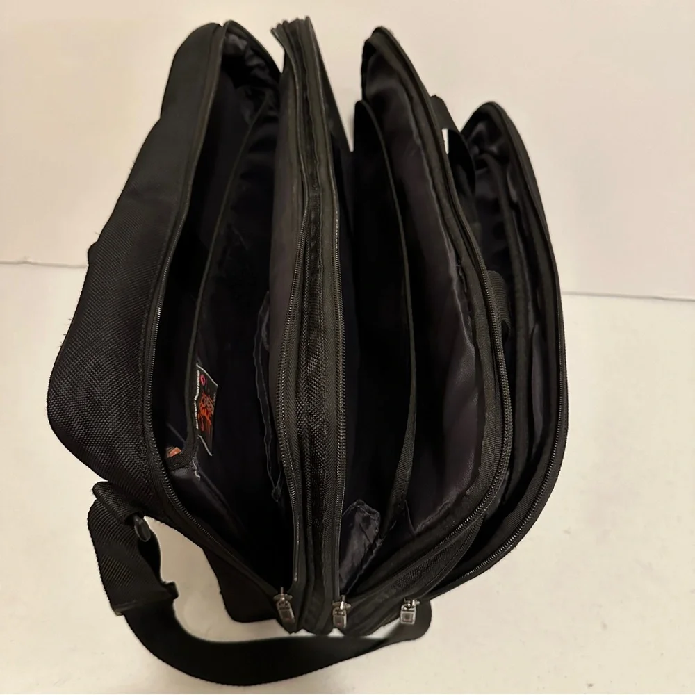 Solo Travel Sentry Check Fast Black Briefcase Laptop Style CLA314-4 Business